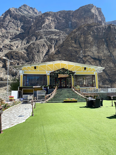 Luxus Hunza Attabad Lake Resort