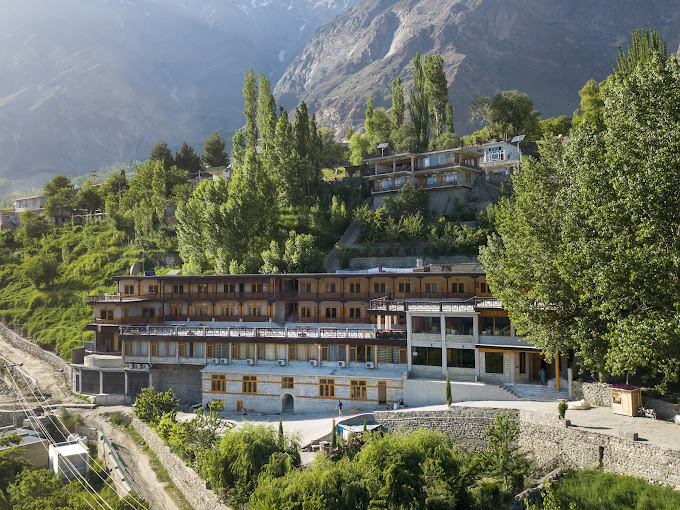 Roomy Daastaan Hotel